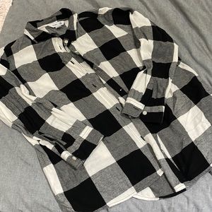 3 for $15 Old Navy Black/white long sleeve shirt size XXL